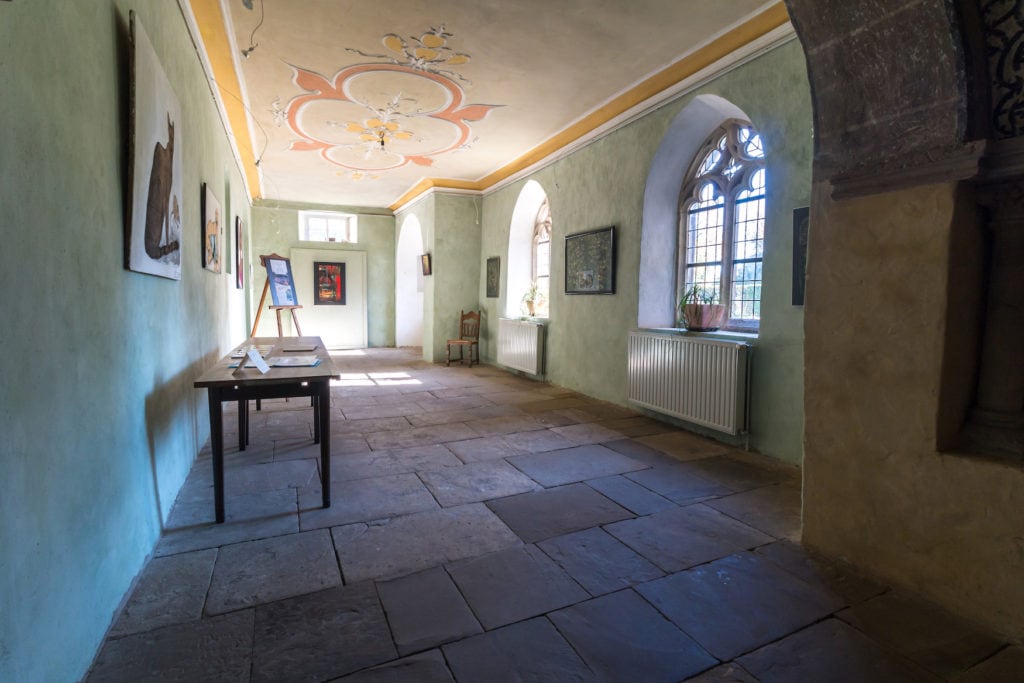 Diele im Kloster Malgarten mit Stuck an der Decke