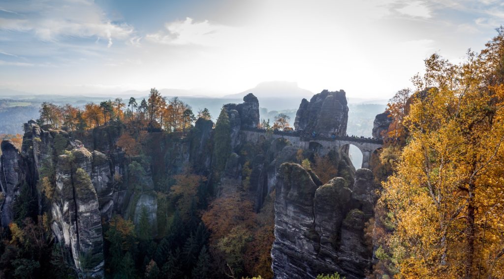 The Indian summer in the Elbe Sandstone Mountains is one of the spectacular adventures in Germany