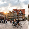 Historisches Zentrum der mittelalterlichen Hansestadt Bremen. Sonnenblende bei Sonnenuntergang