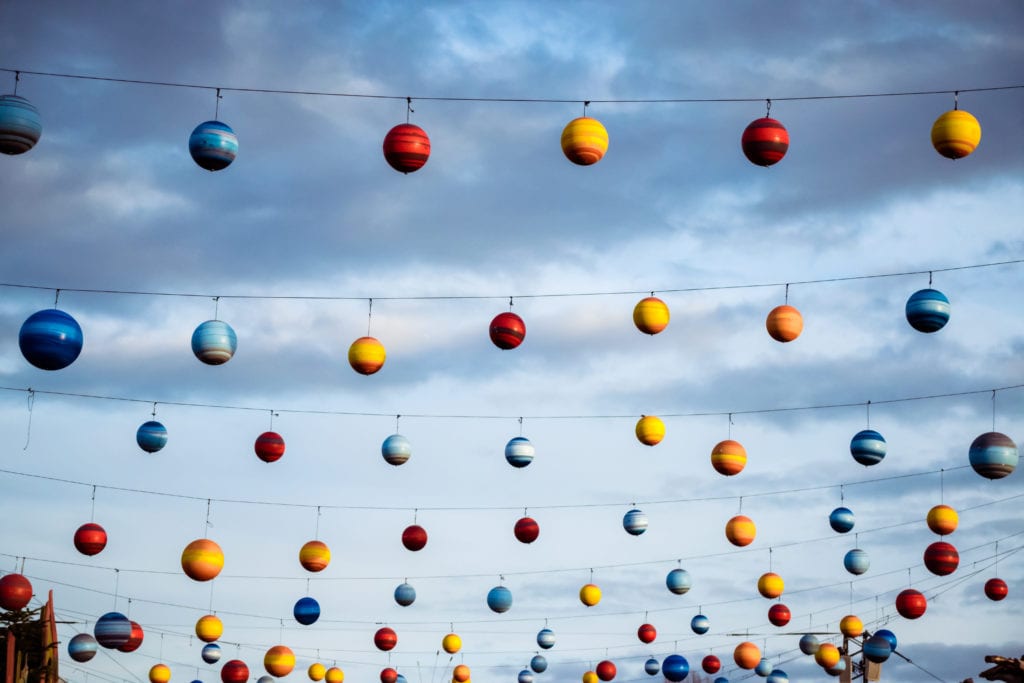 Ballons am Himmel des Tollywood Festivals