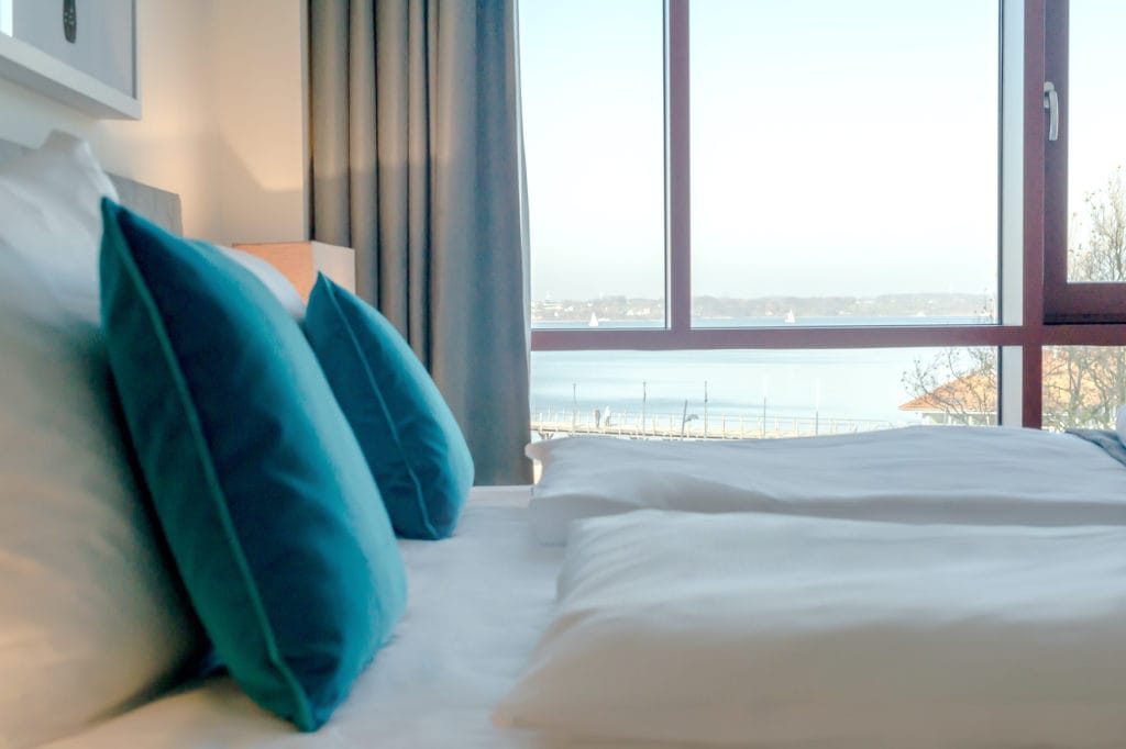 Blick auf dem Schlafzimmer des Intermar Hotel & Apartments auf die Ostsee