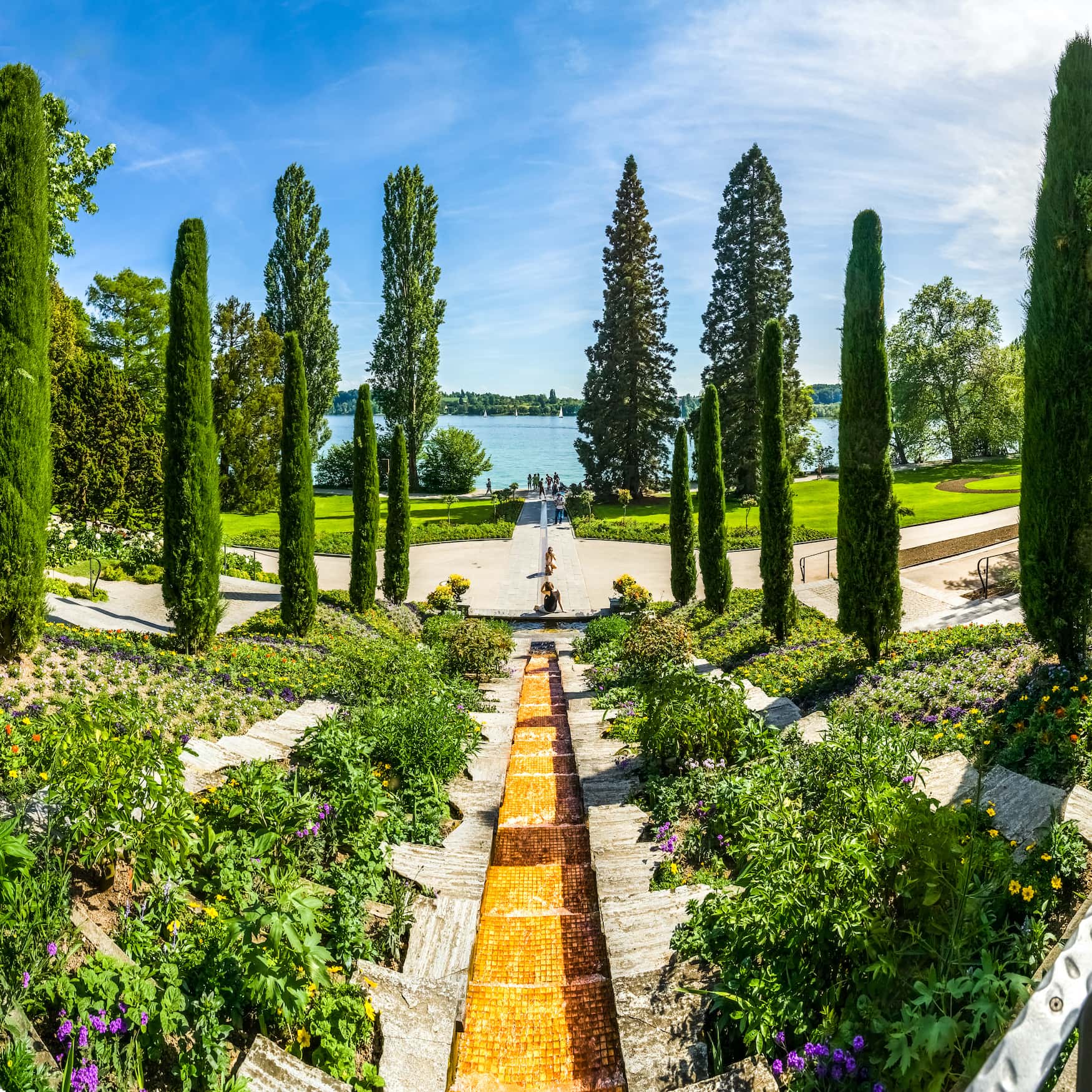 Blumeninsel Mainau mit den schönsten Gärten Deutschlands