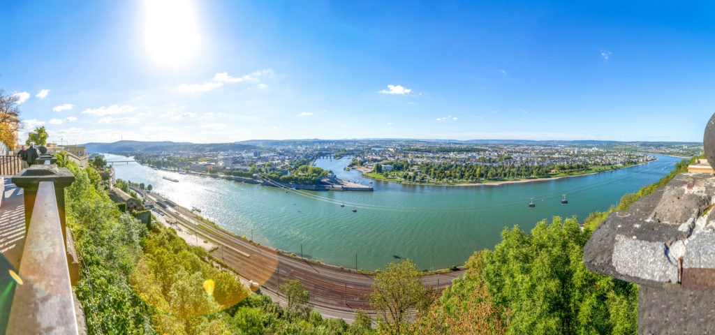 Aussicht auf Koblenz an einem sonnigen Tag