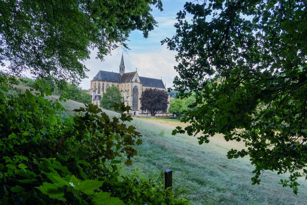 Ein Besuch des Altenberger Doms im Bergischen Land gehört zu den schönsten Ausflügen rund um Köln