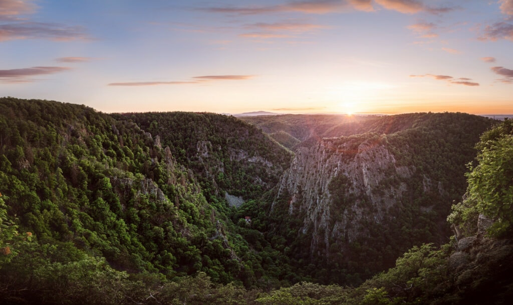 Blick auf den Hexentanzplatz bei Thale im Harz