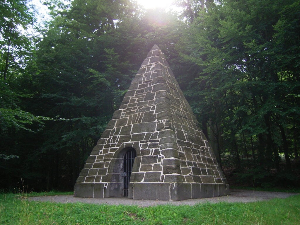 Pyramide im Bergpark Wilhelmshöhe, Unesco-Welterbe