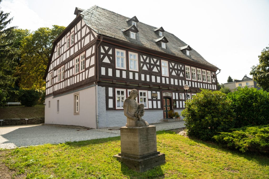 Fröbelhaus mit Olitätenstube