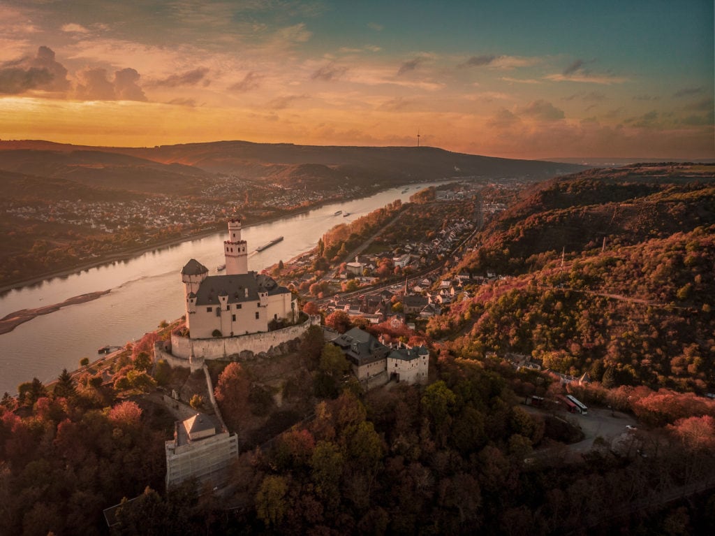 Instagrammable places Germany: Marksburg Castle in Braubach during sunset