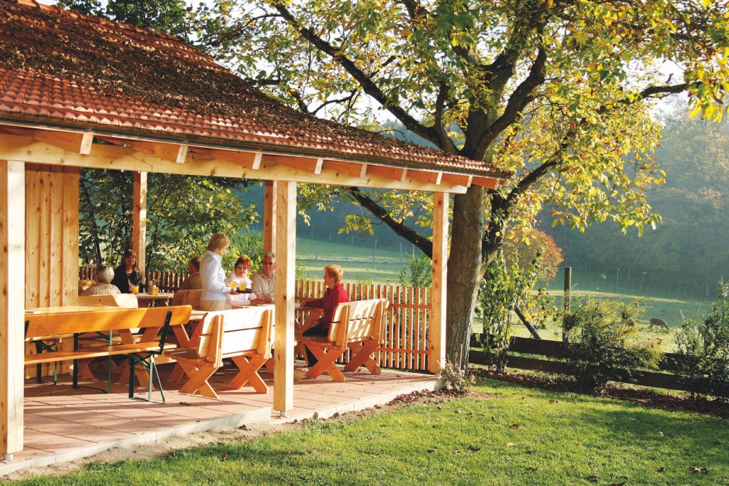 People sitting on the terrace at Giglerhof in Bad Birnbach in Lower Bavaria