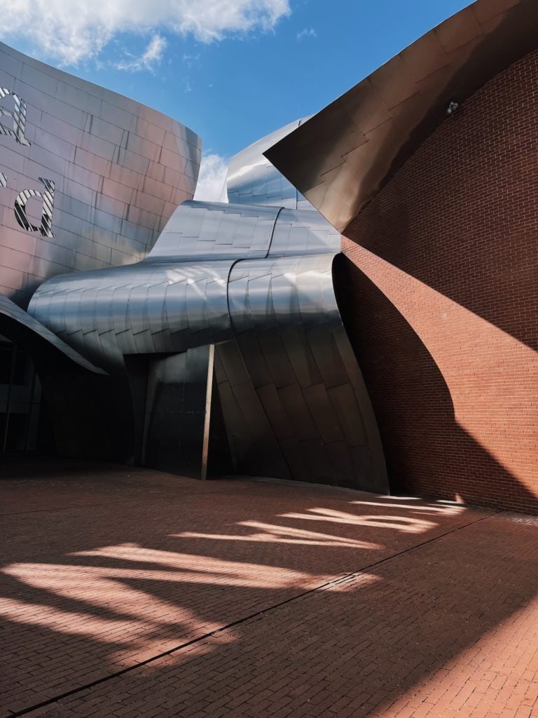 Außenfassade und Architekturdetails des Marta Museums