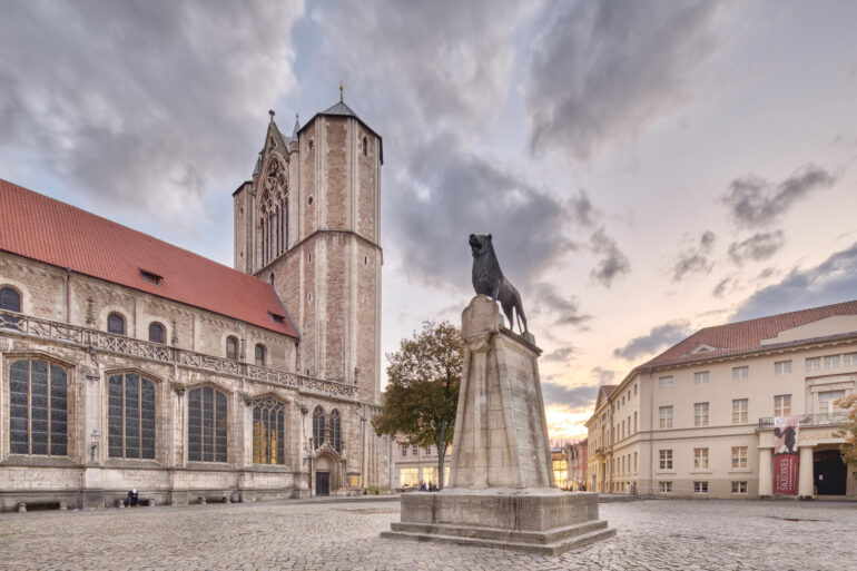 Empty Burgplatz in Braunschweig