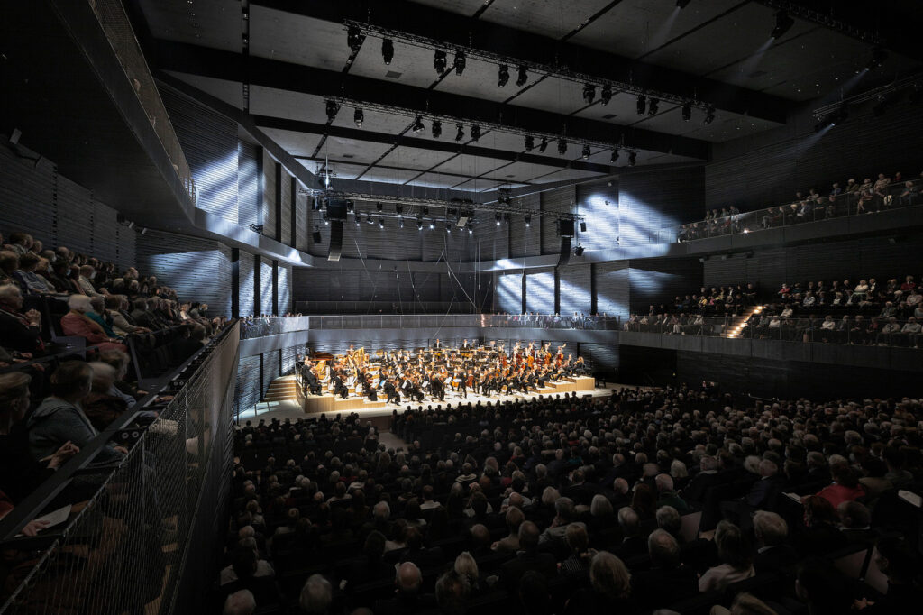 Konzert in der Isarphilharmonie, wo Gäste ein spannendes Kulturprogramm in München erwartet