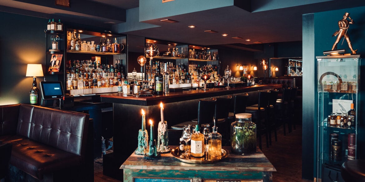 Eine der besten Bars in Düsseldorf: Die Dr. Pfeiffer Bar