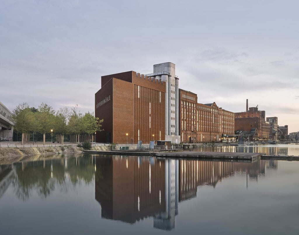 Außenansicht des MKM Museum Küppersmühle in Duisburg