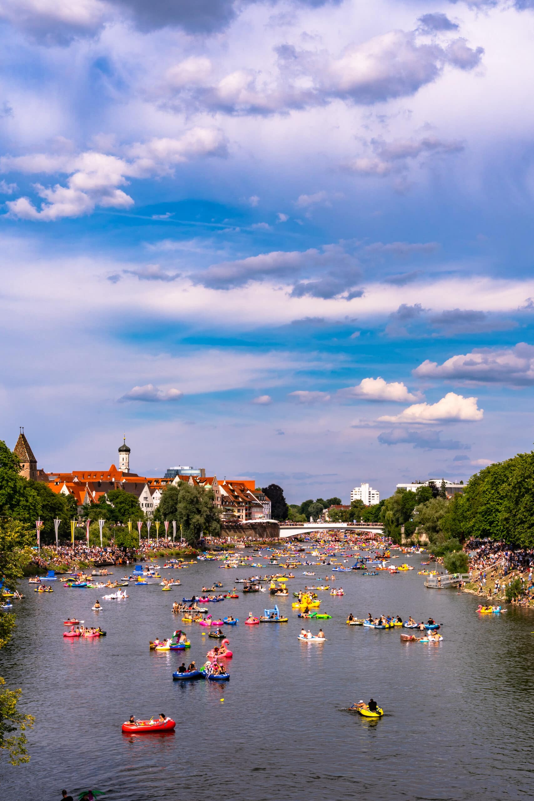 Nabada Schwimmen in Ulm auf der Donau 