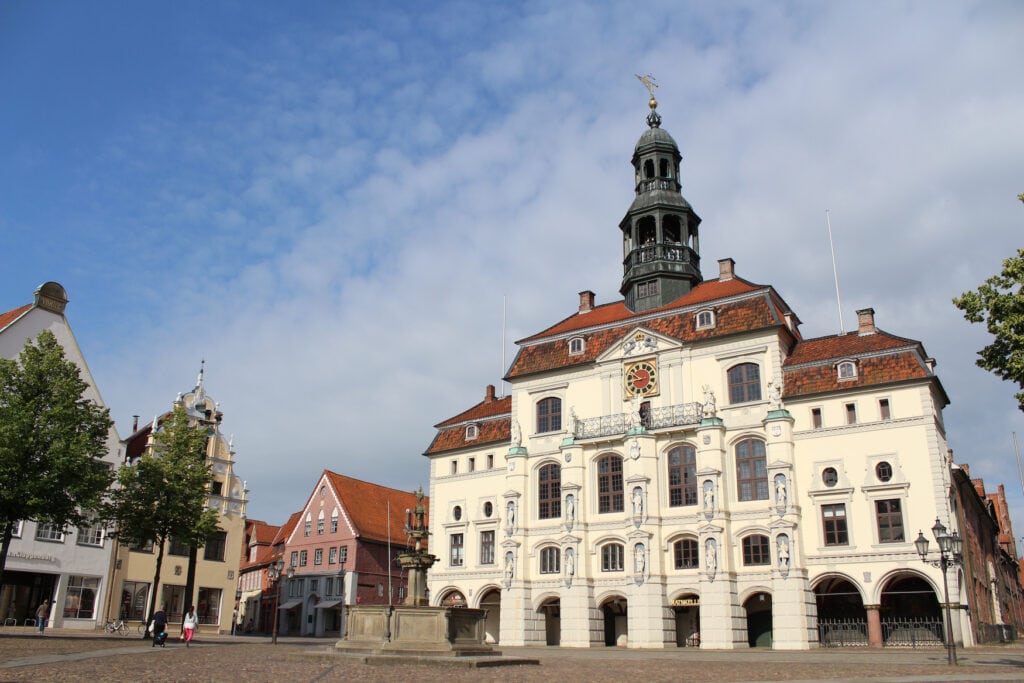 Außenansicht des Rathaus in Lüneburg