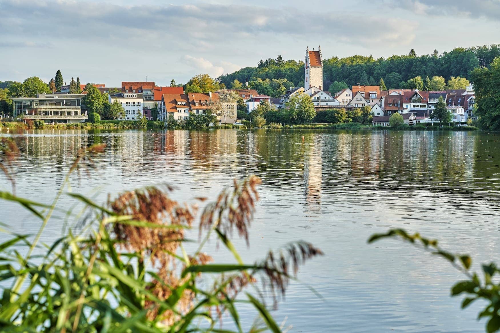 Located in the heart of Bad Waldsee, the Stadtsee is a haven of tranquillity in the midst of the small-town hustle and bustle.