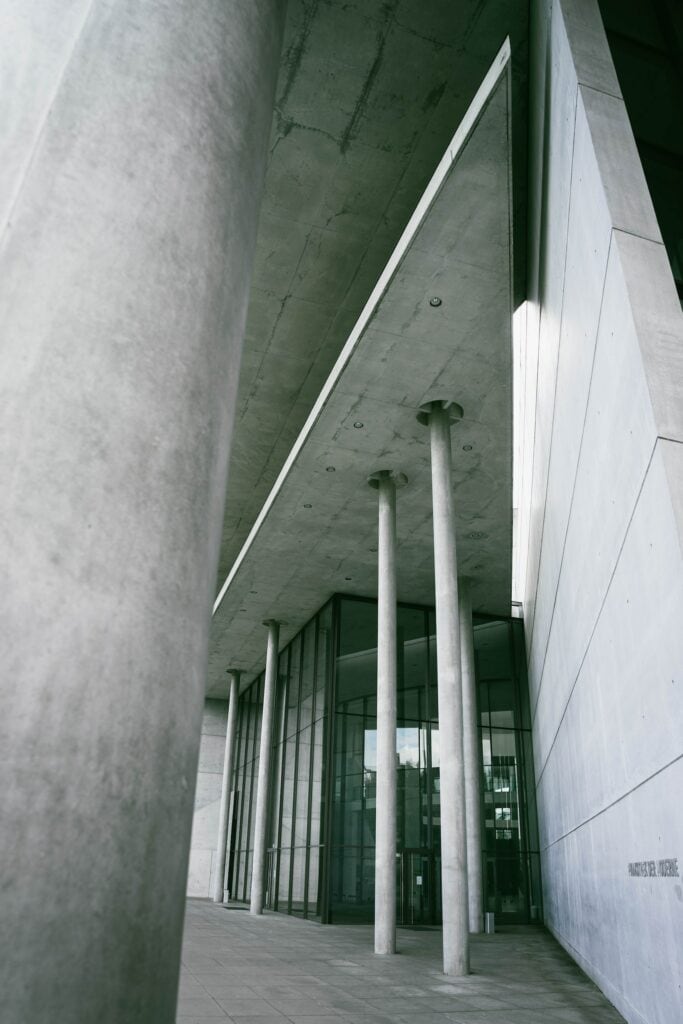 Außenfassade der Pinakothek in München