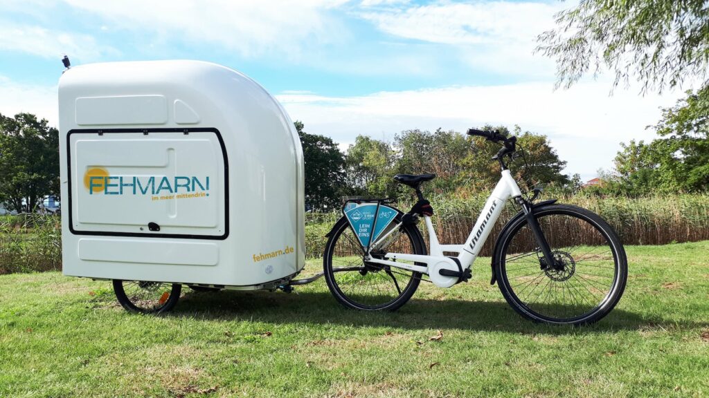 E-Bike with foldable caravan