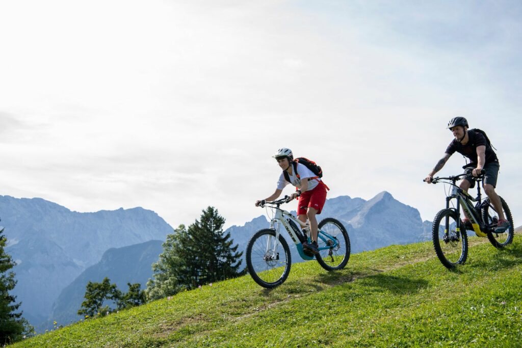 bikers on gravel bikes in Garmisch-Patenkirchen in Bavaria