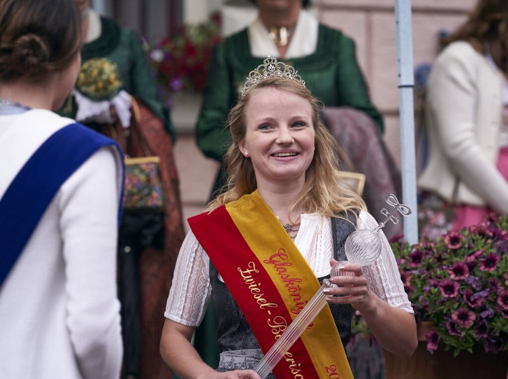 Veronika Schwarz wurde 2019 zur Zwieseler Glaskönigin gewählt.