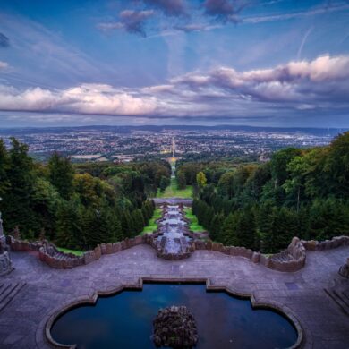 Ausblick vom Bergpark Wilhelmshöhe auf Kassel