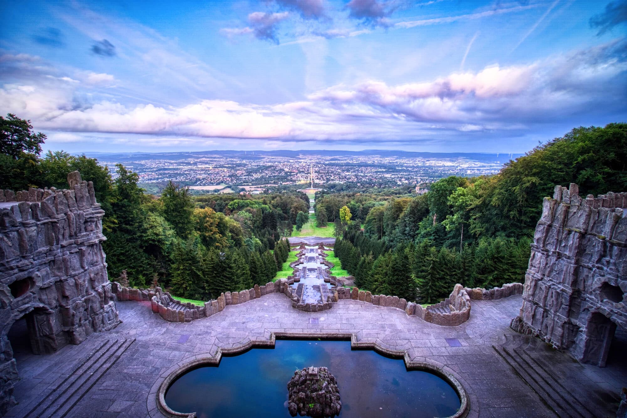 Ausblick vom Bergpark Wilhelmshöhe auf Kassel