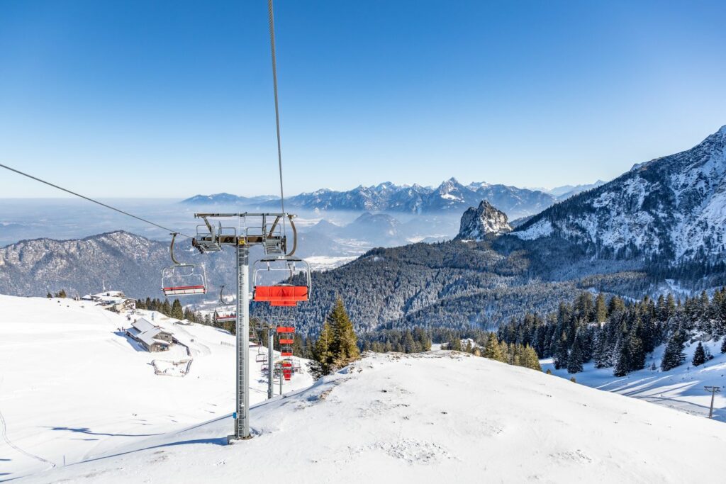 A chairlift in the snowy Allgäu Alps