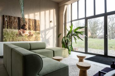 Cozy living room in the St. Oberholz Retreat in Mecklenburg-Vorpommern