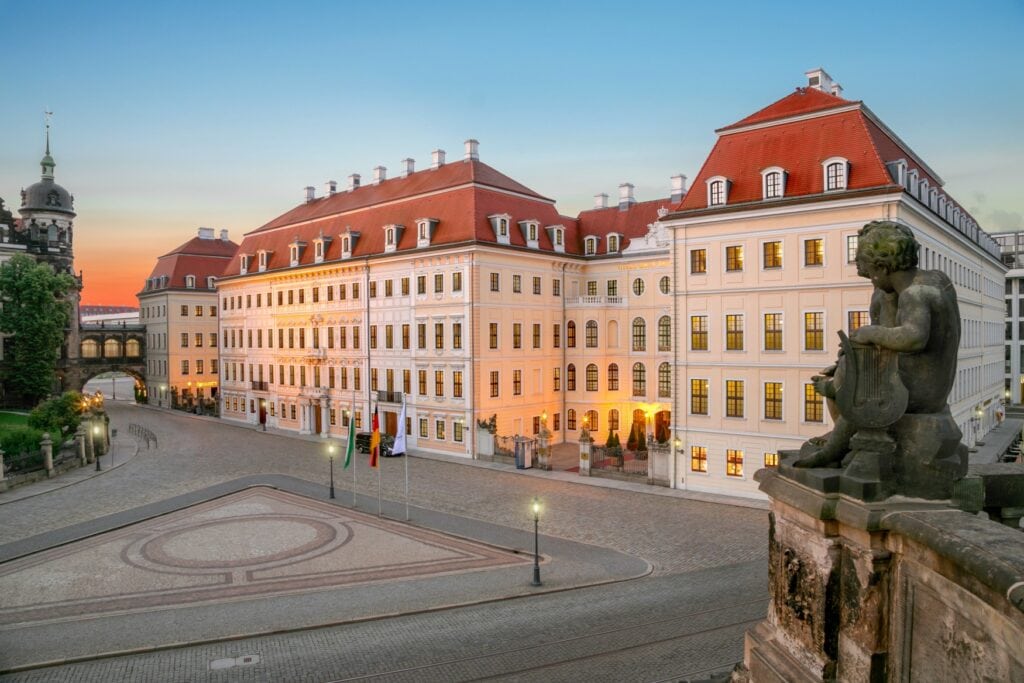 Aussenansicht des Hotels Taschenbergpalais in Dresden