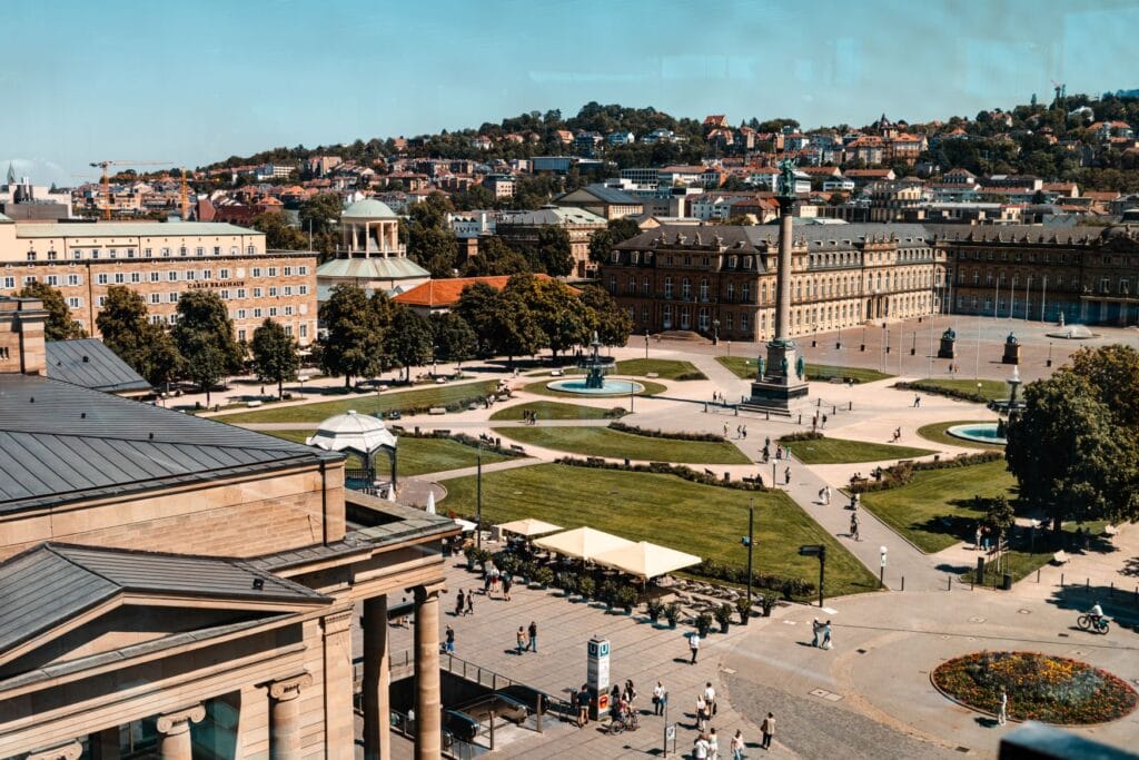 Panorama rund um den Schlossplatz in Stuttgart