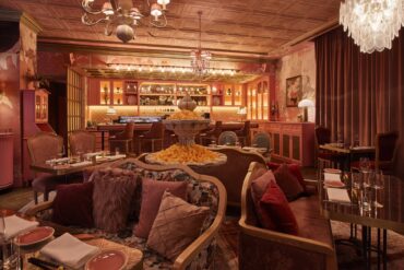 Der Pink Room in der Bellboy Bar Berlin