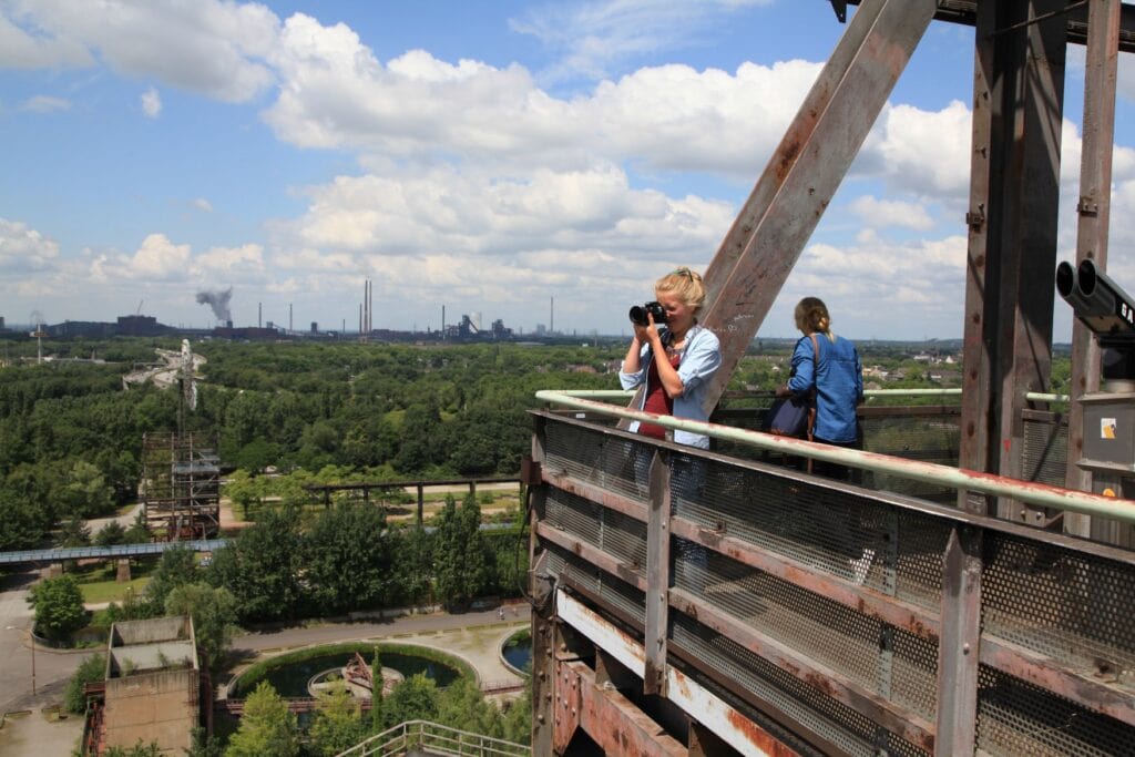 Aussichtsplattform auf einem ehemaligen Hochofen im Landschaftspark Duisburg-Nord