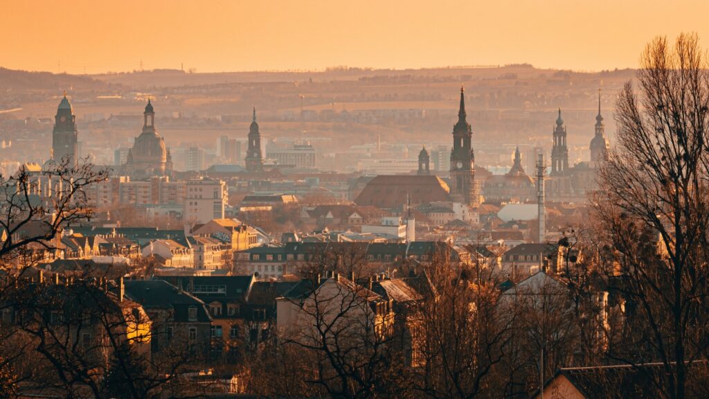 Aussicht auf Dresden in der Dämmerung