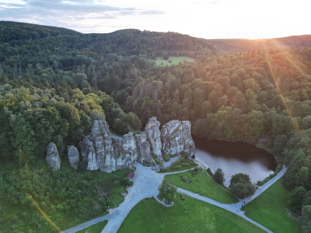 Luftaufnahme der Externsteine im Teutoburger Wald