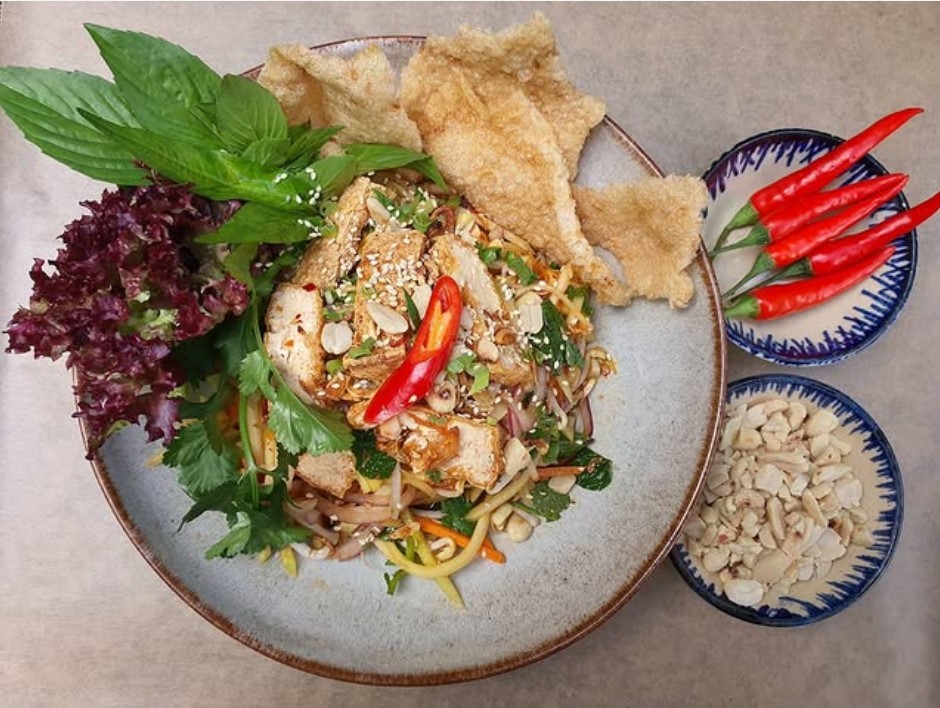 A bowl from the vegan restaurant Chum Chay in Cologne