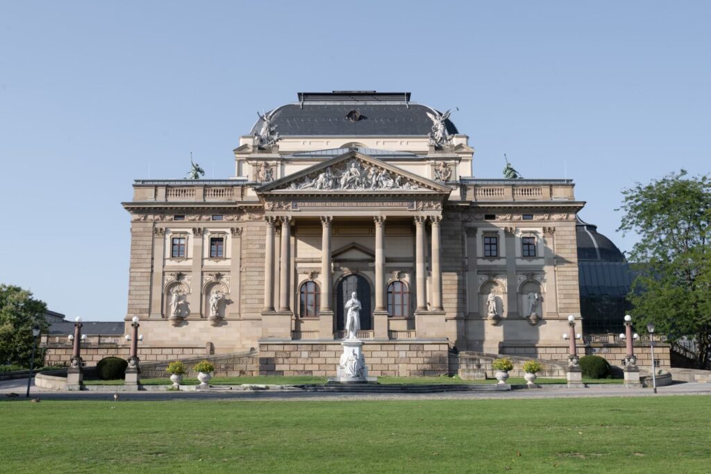 The classicist rear of the Staatstheater Wiesbaden, one of the landmarks of the state capital.
