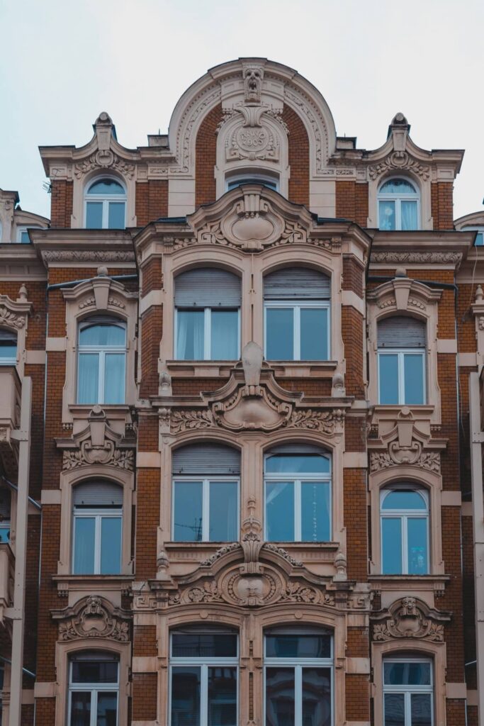 Front facade of an Art Nouveau residential building in Wiesbaden's old town