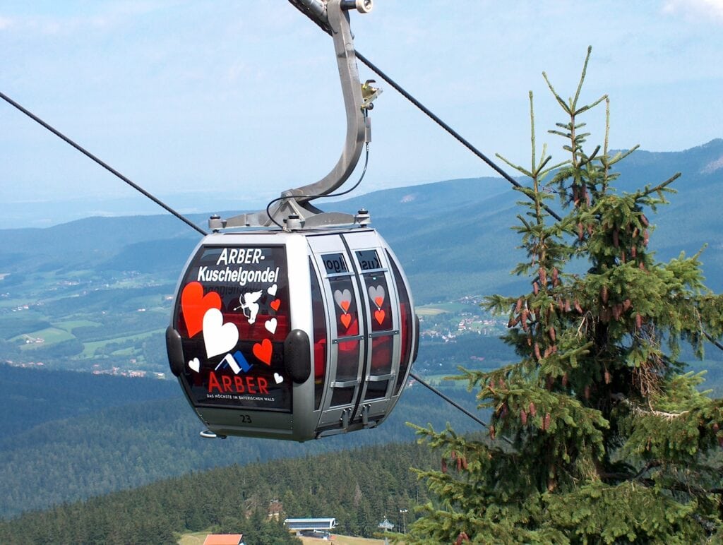 Aufnahme einer Gondel am Großen Arber im Bayerischen Wald.